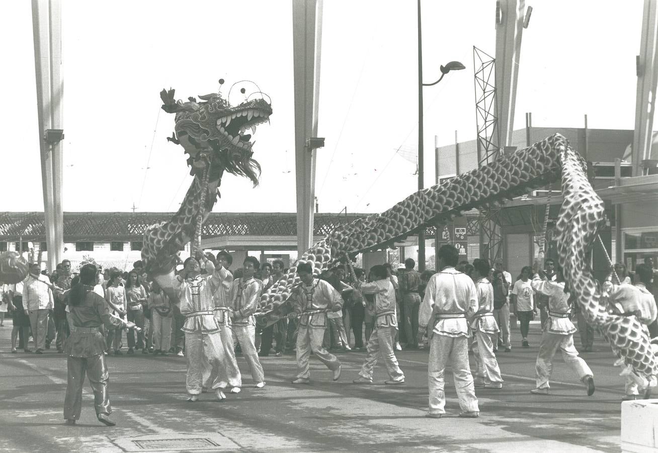 El ambiente de la Expo &#039;92 de Sevilla, en imágenes