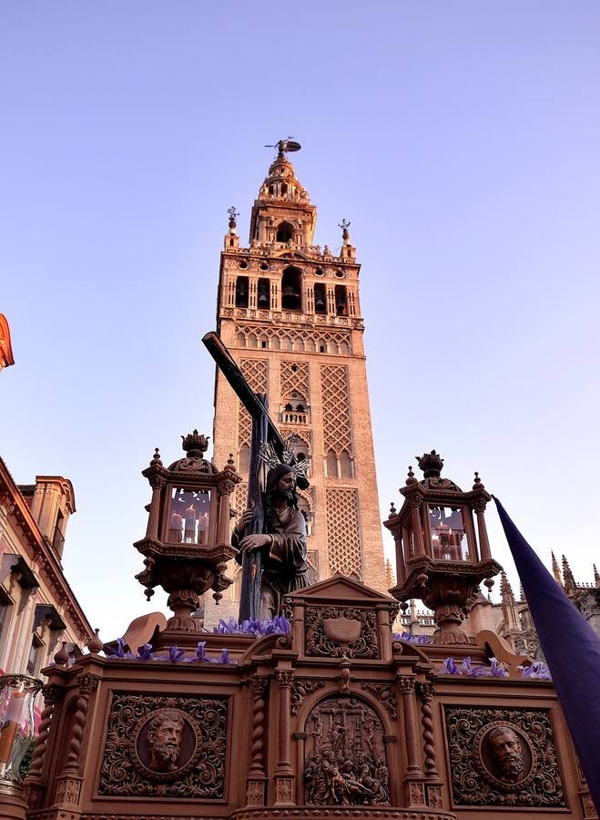 Las fotos del Cristo de la Corona el Viernes de Dolores de la Semana Santa de Sevilla 2017