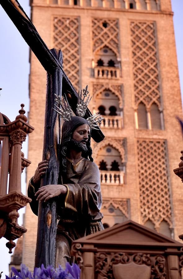 Las fotos del Cristo de la Corona el Viernes de Dolores de la Semana Santa de Sevilla 2017