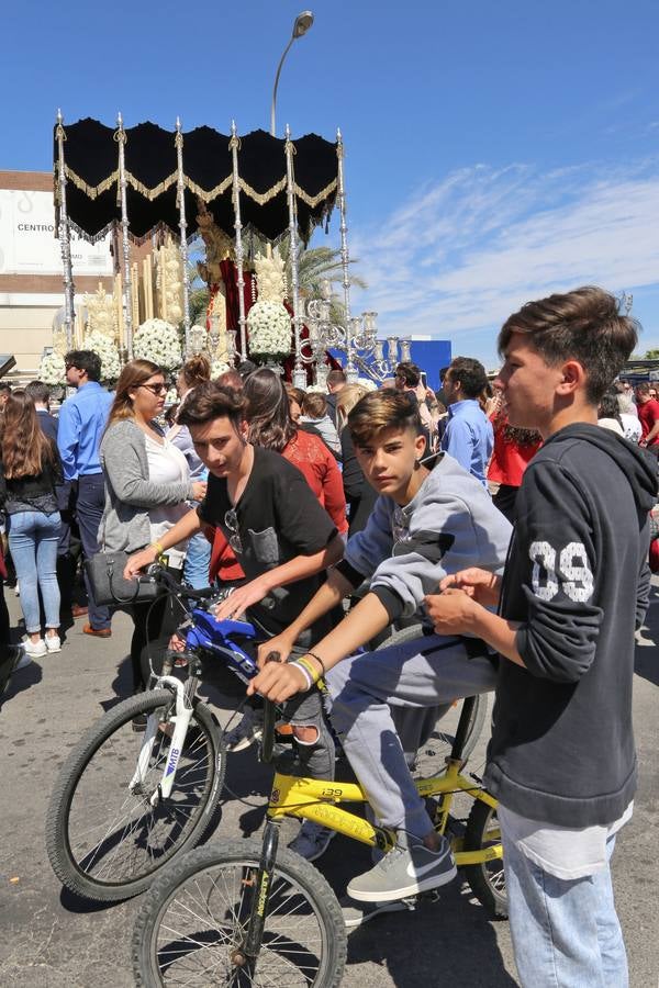 Las fotos del Polígono San Pablo el Lunes Santo