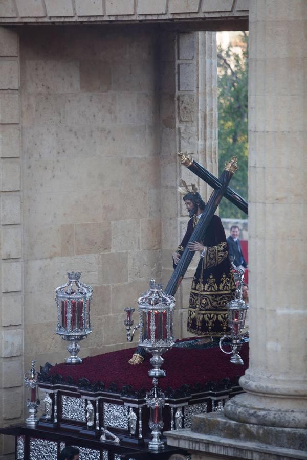 Las fotos de la hermandad de la Vera Cruz el Lunes Santo de la Semana Santa de Córdoba 2017