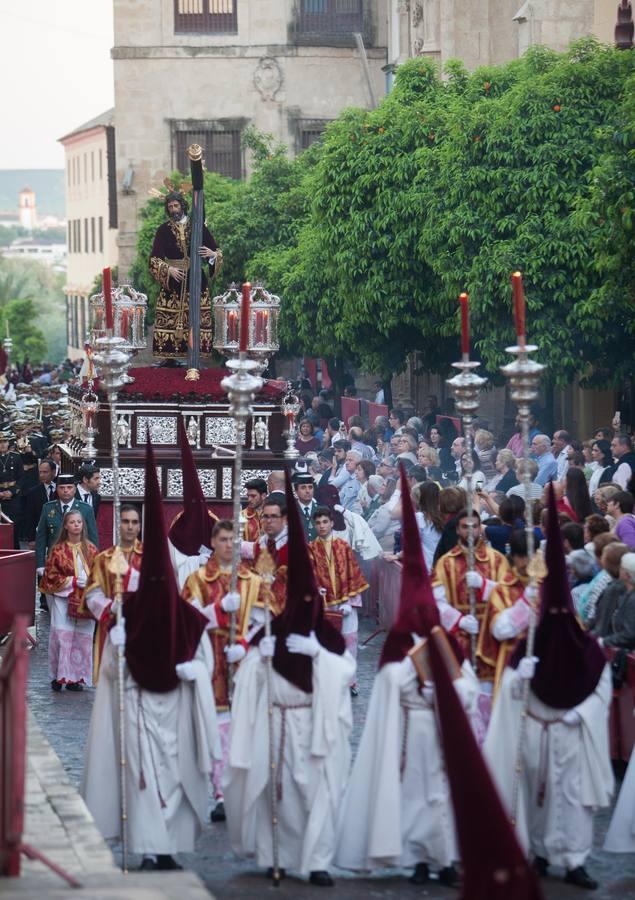 Las fotos de la hermandad de la Vera Cruz el Lunes Santo de la Semana Santa de Córdoba 2017