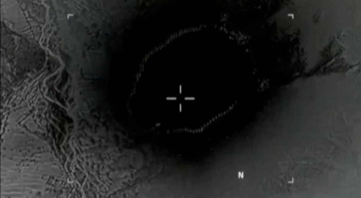 La GBU-43/B Massive Ordnance Air Blast Bomb (MOAB) tiene 11 toneladas de explosivo TNT de alta potencia.. 