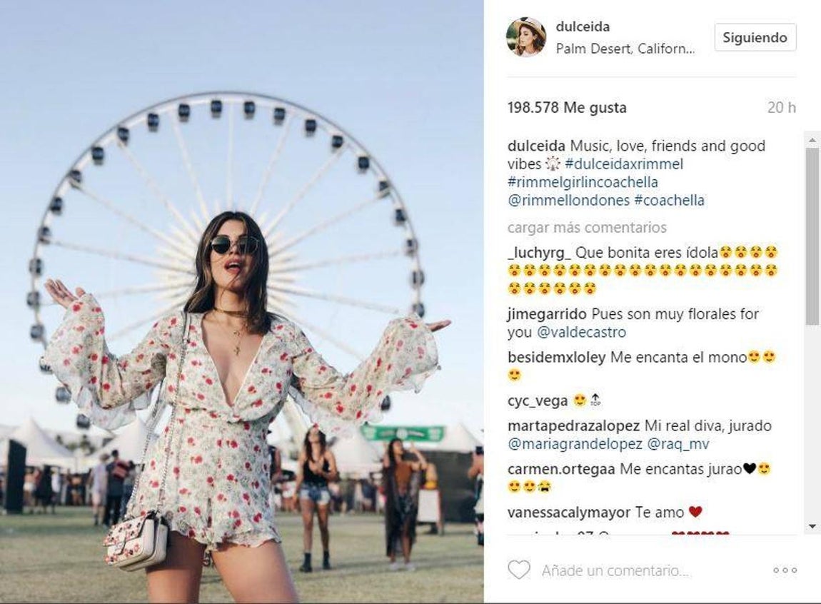 Aida Domenech. La influencer también ha viajado hasta el festival junto a su mujer, Alba