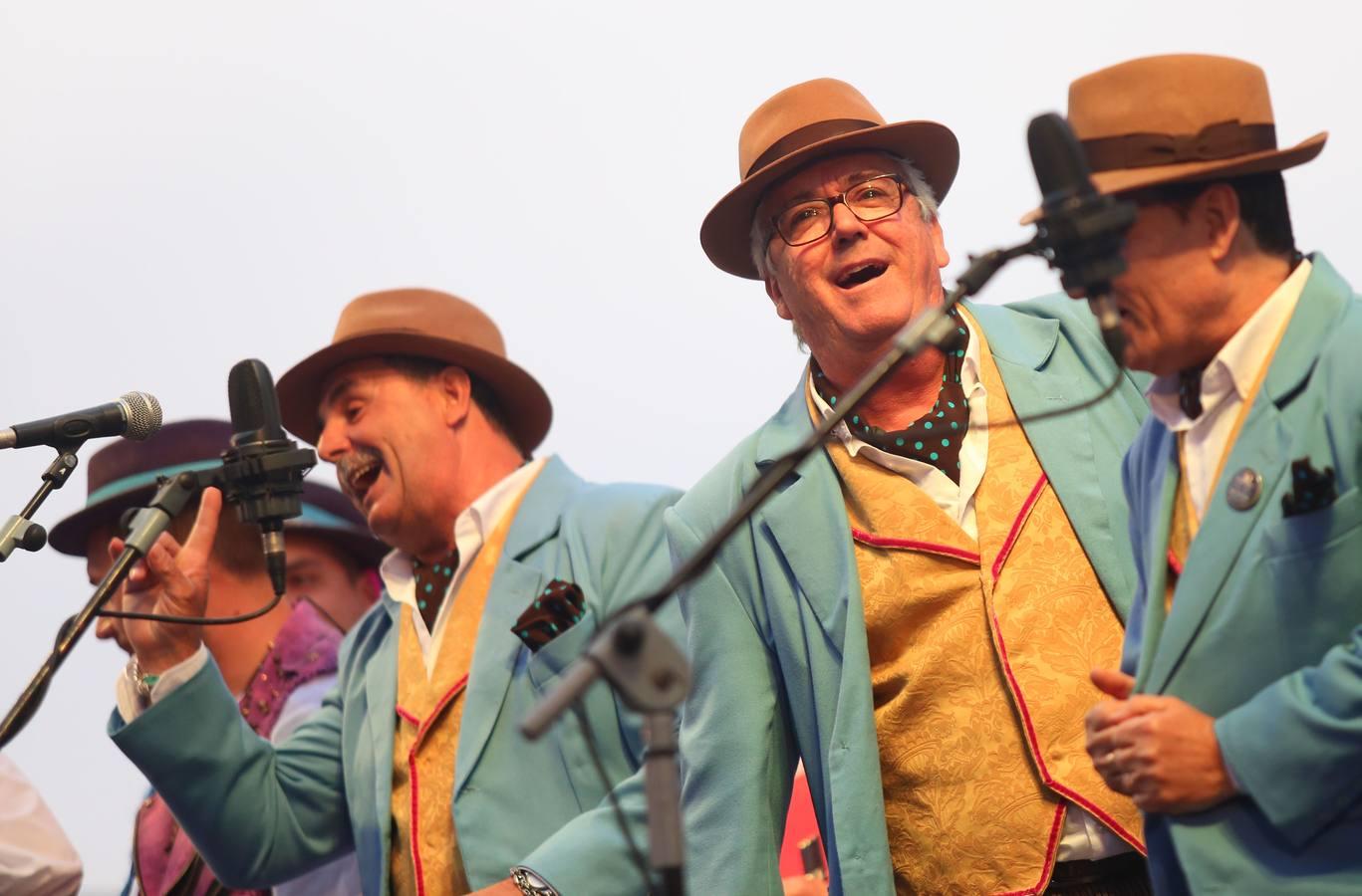 Los más grandes del Carnaval ponen bocabajo el Auditorio Rocío Jurado