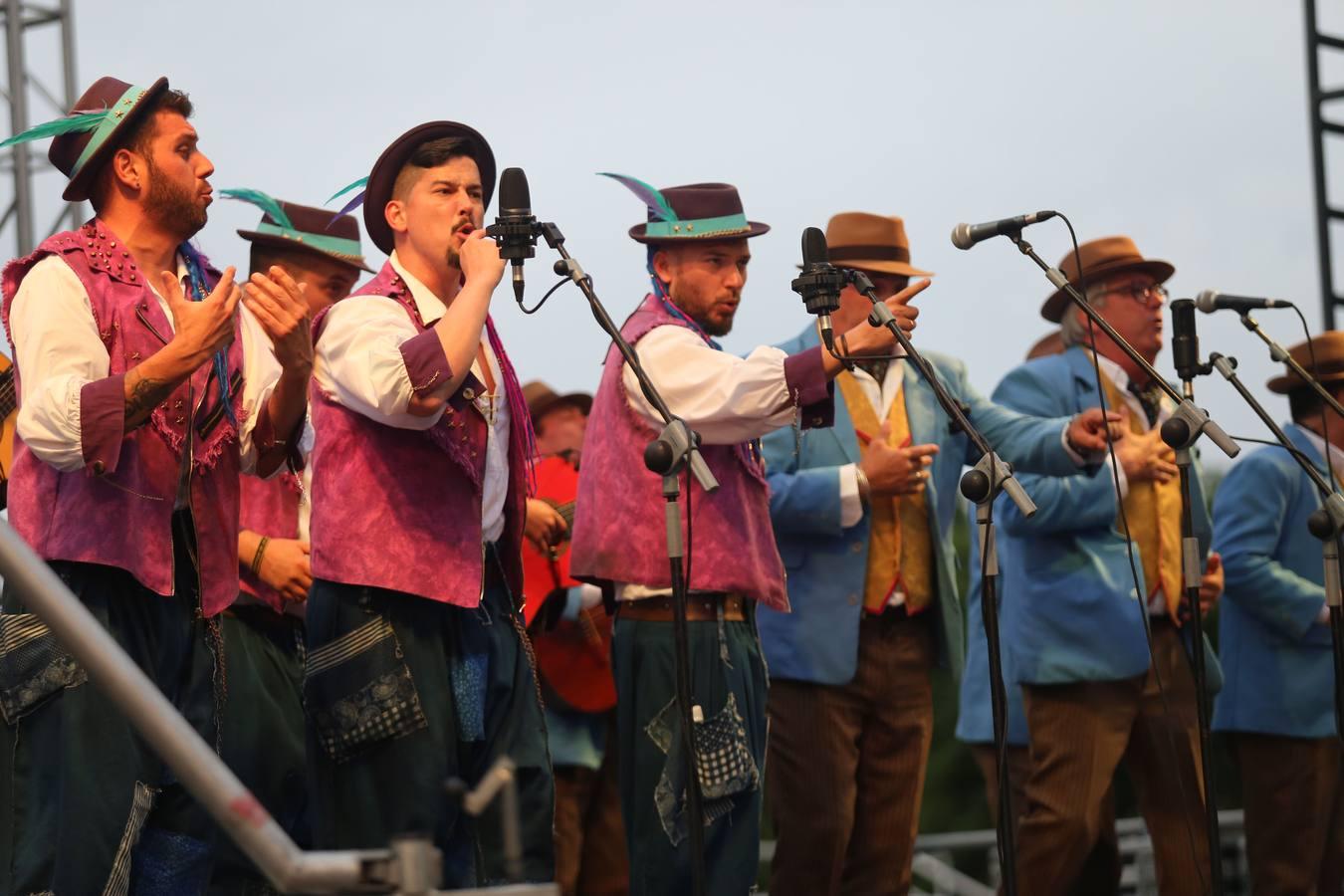 Los más grandes del Carnaval ponen bocabajo el Auditorio Rocío Jurado