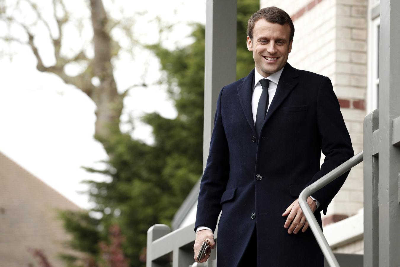 Macron, tras conocer los primeros resultados: «Hoy pasamos página en la vida política francesa». 