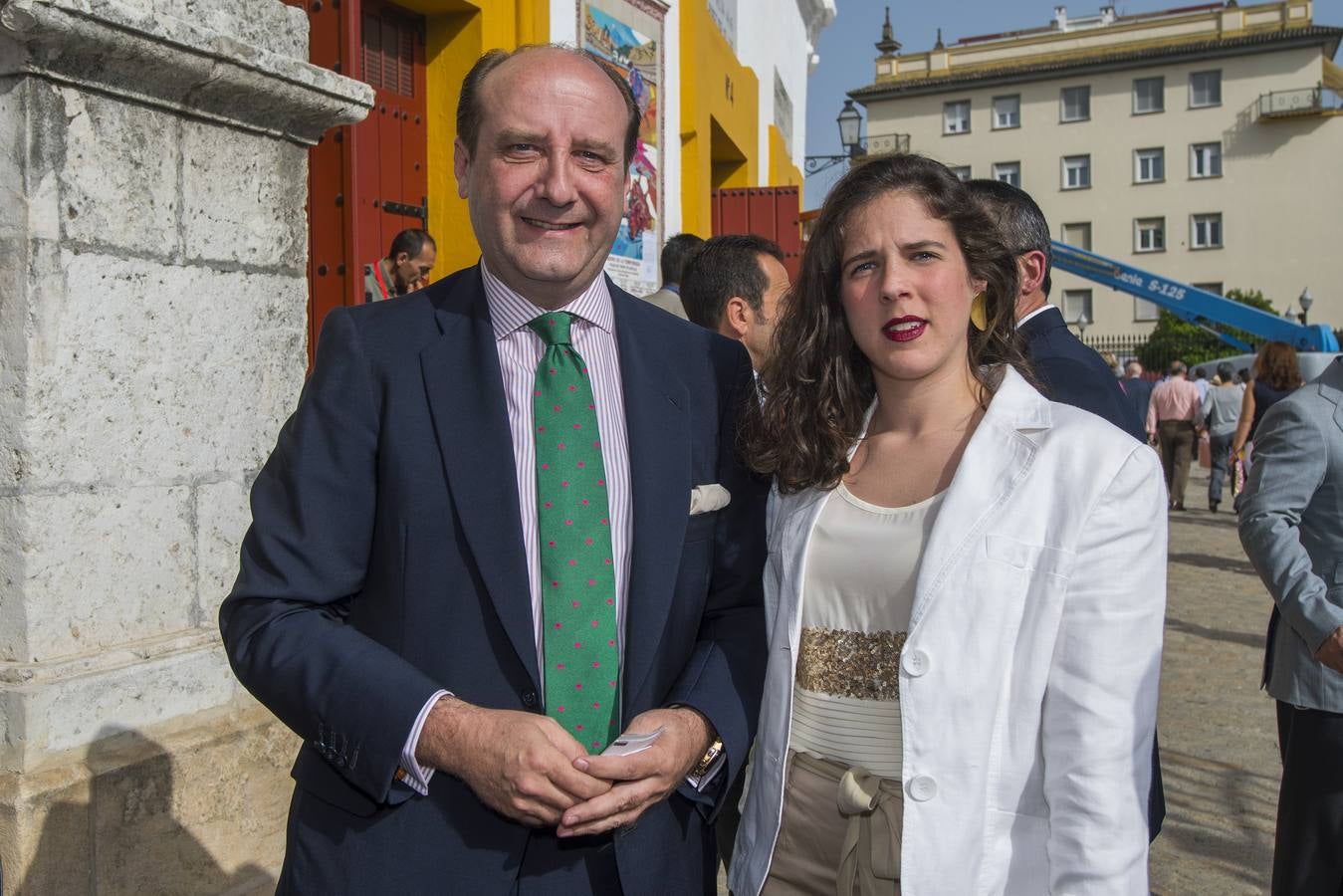 El abogado taurino Joaquin Moeckel junto a Blanca Moeckel