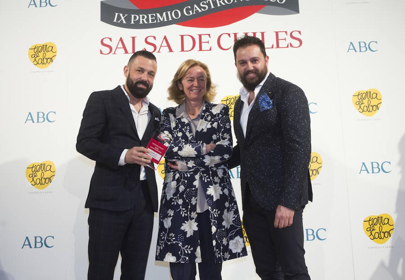 La entrega de los IX Premios Gastronómicos «Salsa de chiles», en imágenes. La Taberna Arzábal ha sido reconocida con el Premio del público al Mejor Restaurante de Cocina Tradicional