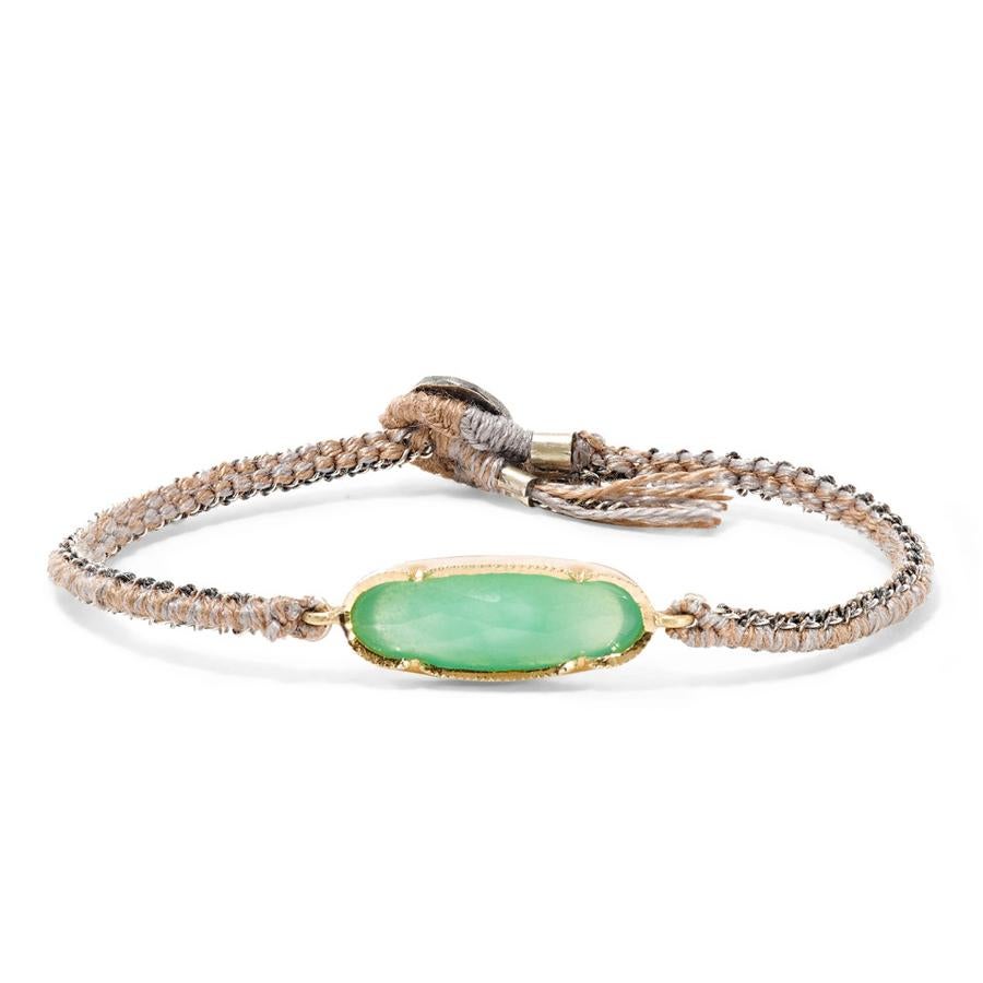 Pulsera con plata y piedra crisoprasa engarzada en oro de 14 k (794 €).