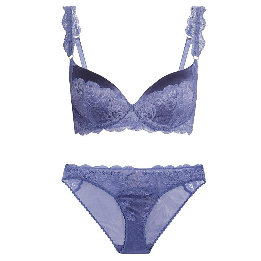 Conjunto Daisy, sujetador (150€) y slip (80€).