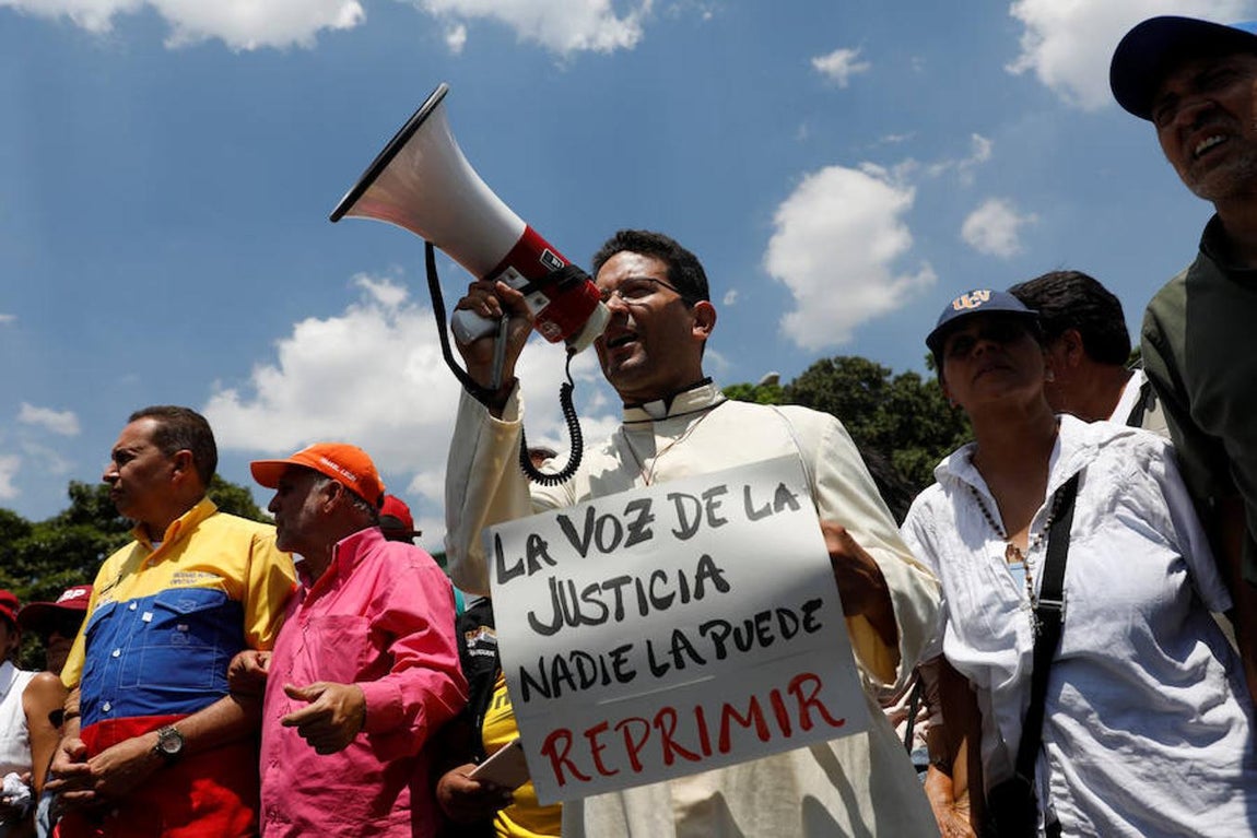 Manifestantes en Caracas contra el Gobierno de Maduro. 