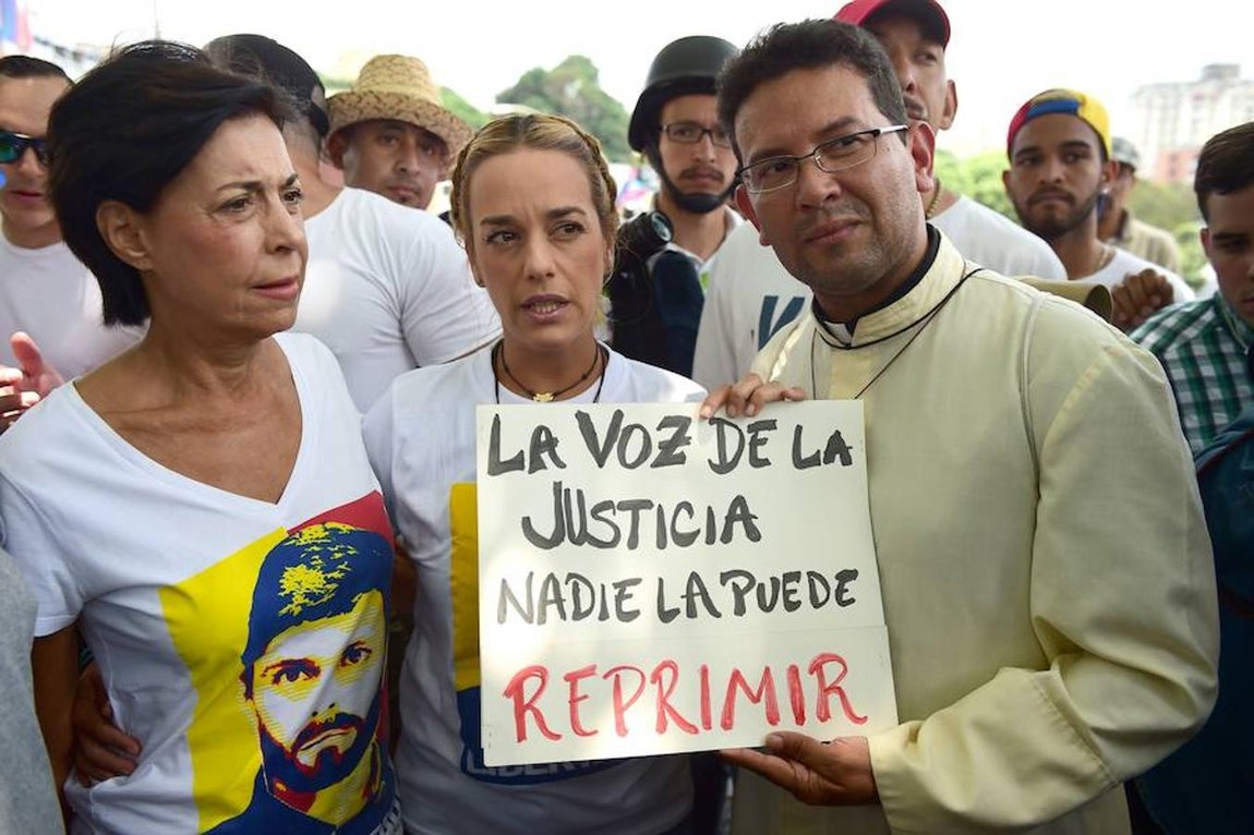 Manifestantes en Caracas contra el Gobierno de Maduro. 