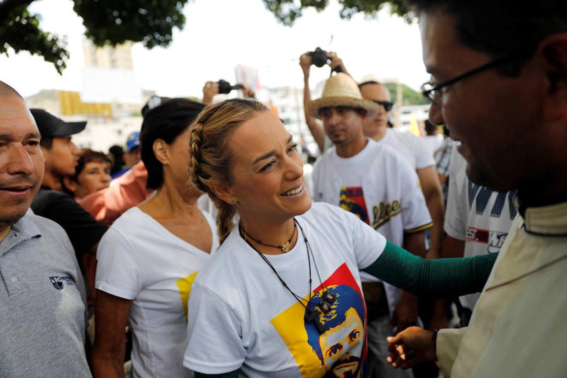 Lilian Tintori, entre los manifestantes en Caracas contra el Gobierno de Maduro. 