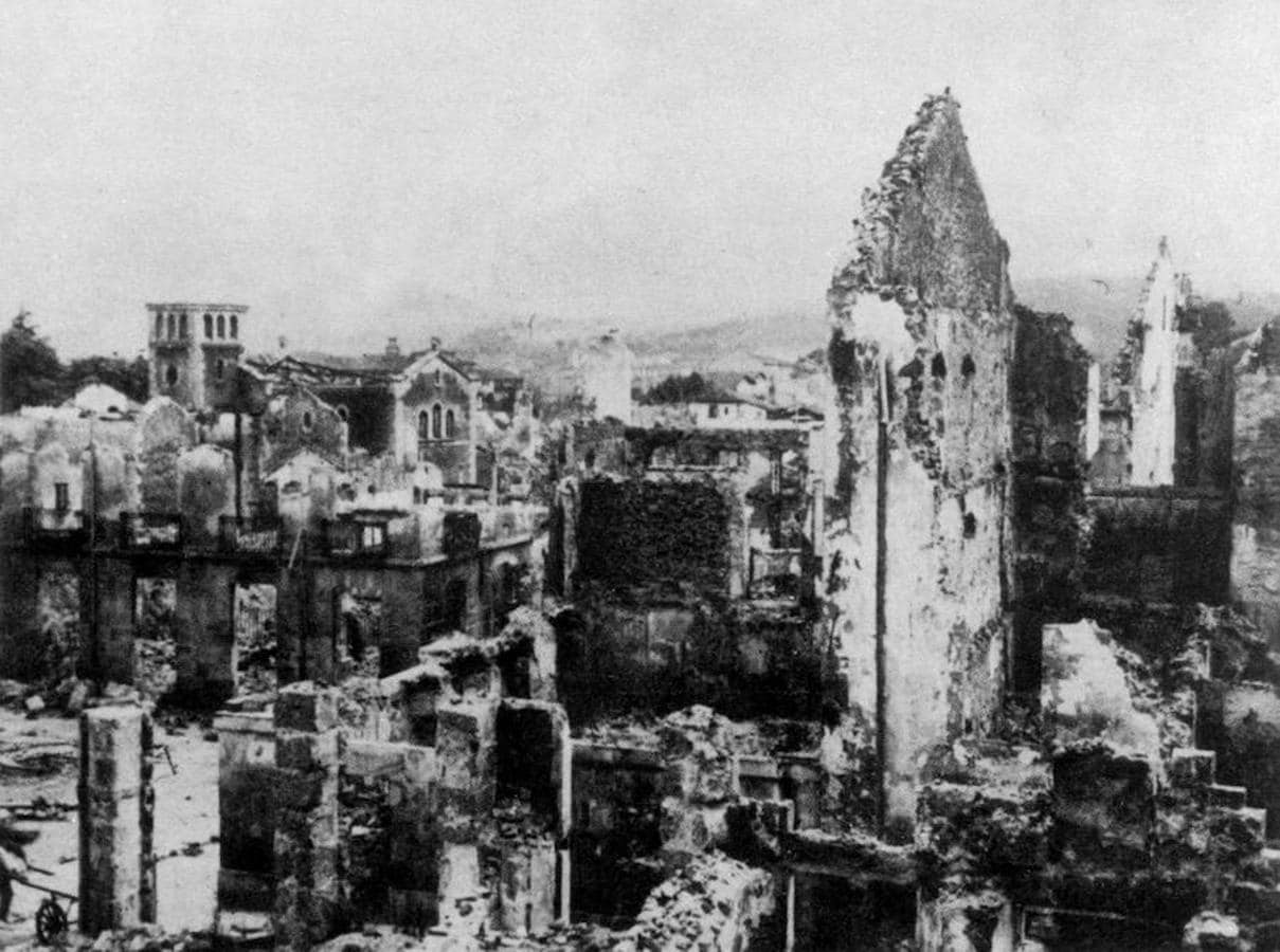 Casi tres centenas de edificios se desplomaron a causa de las bombas