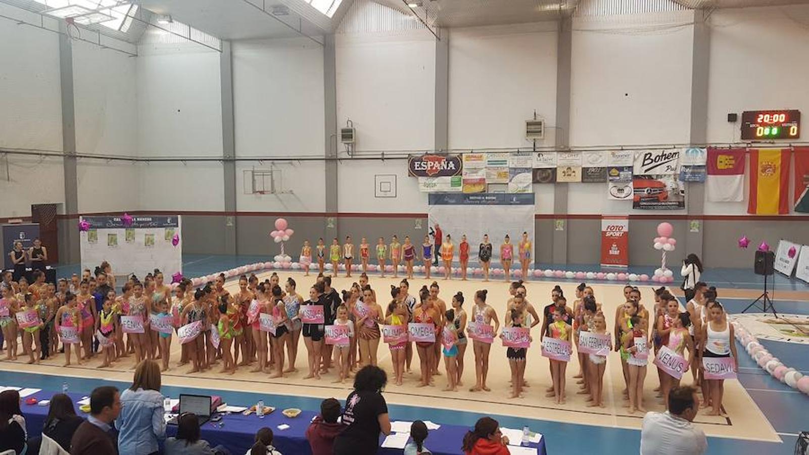 La X Gala Aniversario del Club Gimnasia Rítmica Torrijos, en imágenes