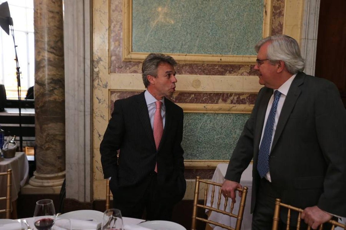 Los invitados al Foro ABC, en el que ha intervenido el ministro de Fomento, Íñigo de la Serna. 