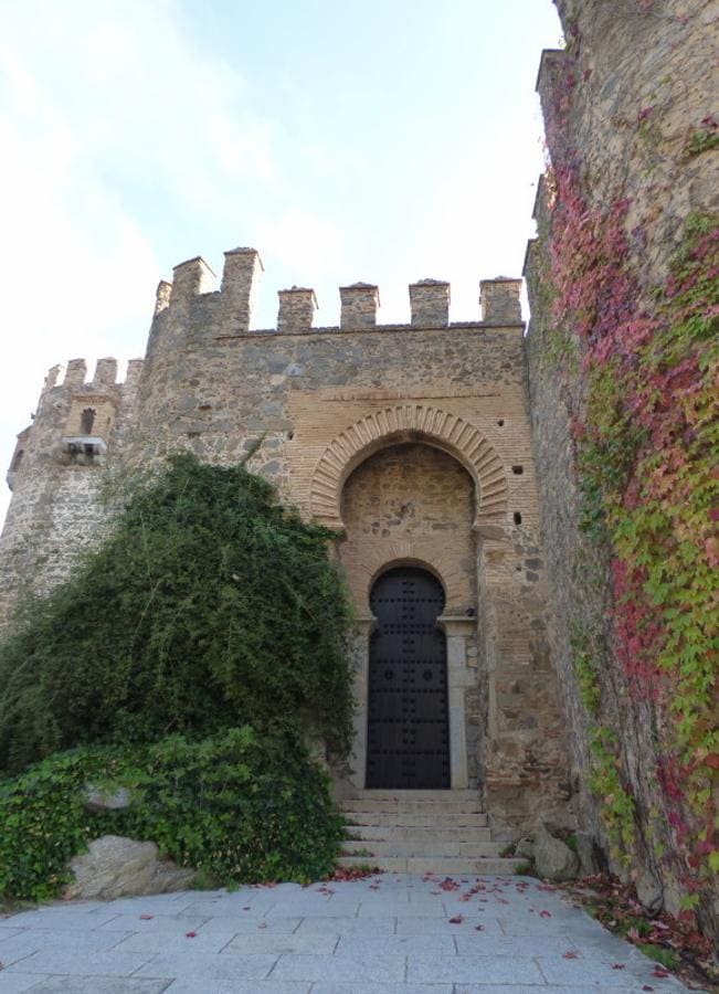 Entrada principal del castillo de San Servando. FOTO RAFAEL DEL CERRO