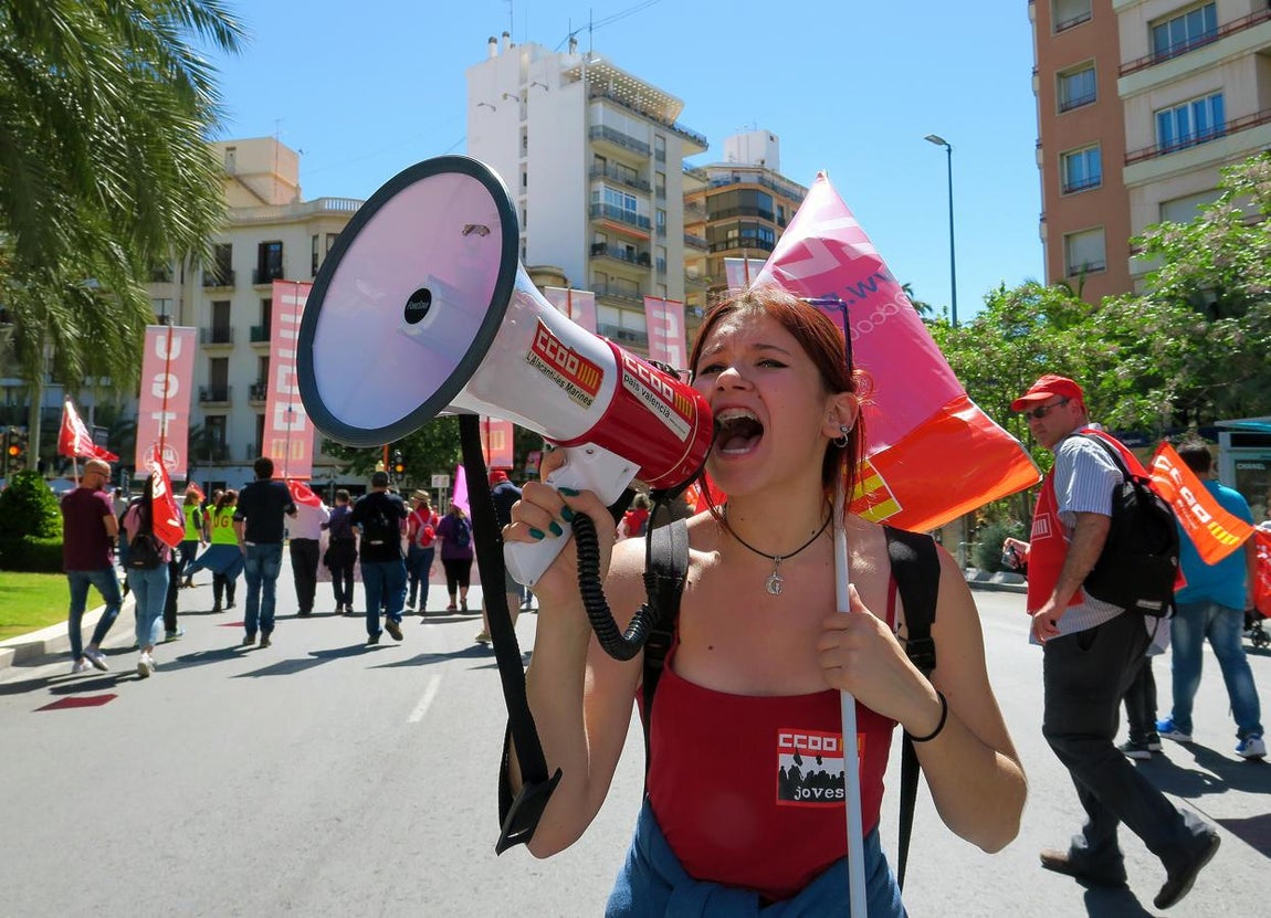 Marcha del Primero de Mayo en Alicante. 
