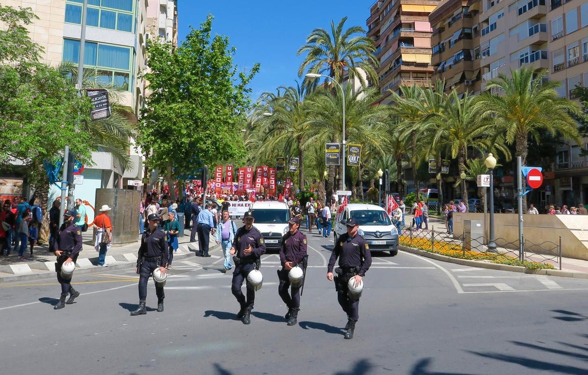 Marcha del Primero de Mayo en Alicante. 