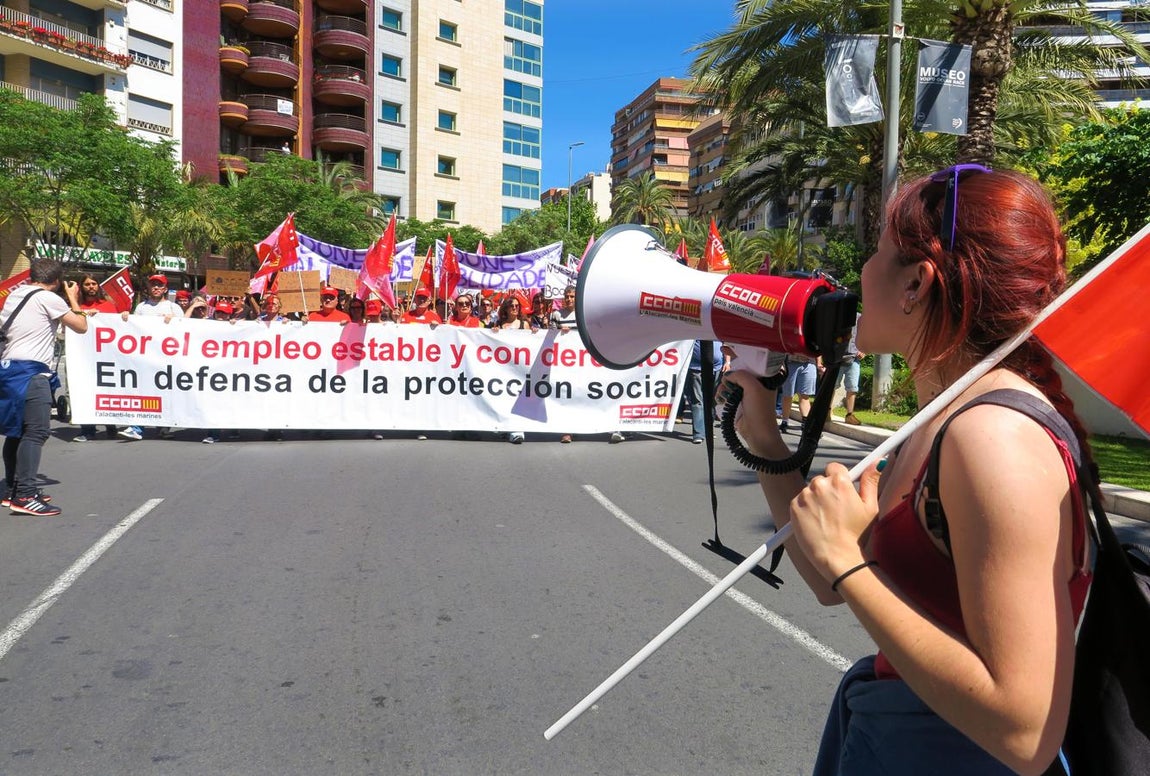 Marcha del Primero de Mayo en Alicante. 