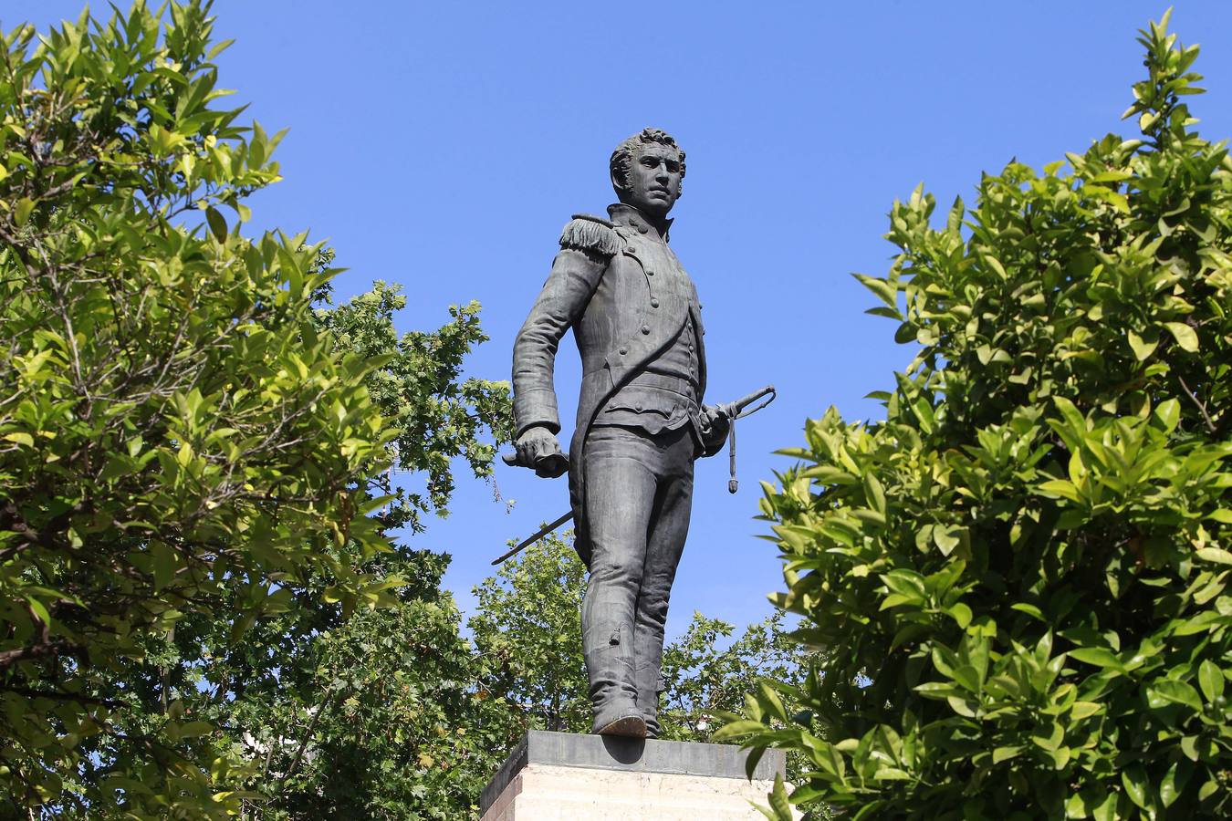 Homenaje a los héroes del Dos de Mayo en la plaza de la Gavidia