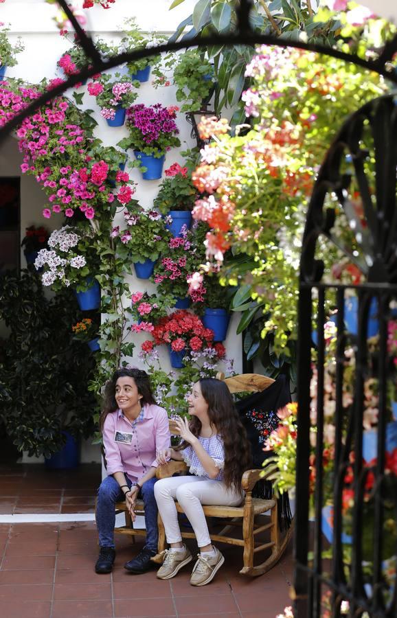 En imágenes, una ruta por los patios de Santiago y San Pedro