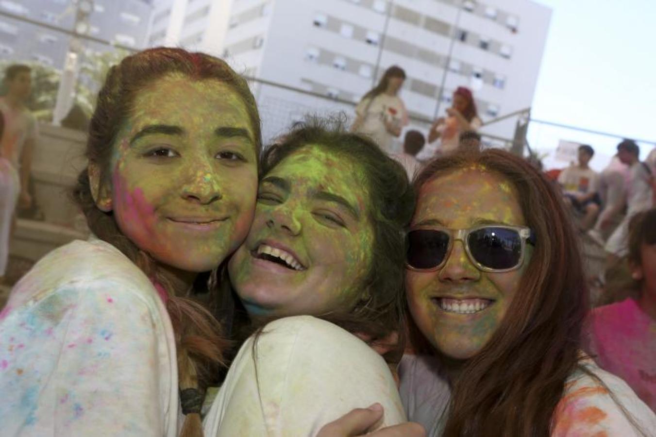 Las mejores imágenes de la carrera de colores (Holi run) de las Escuelas Católicas de Cádiz