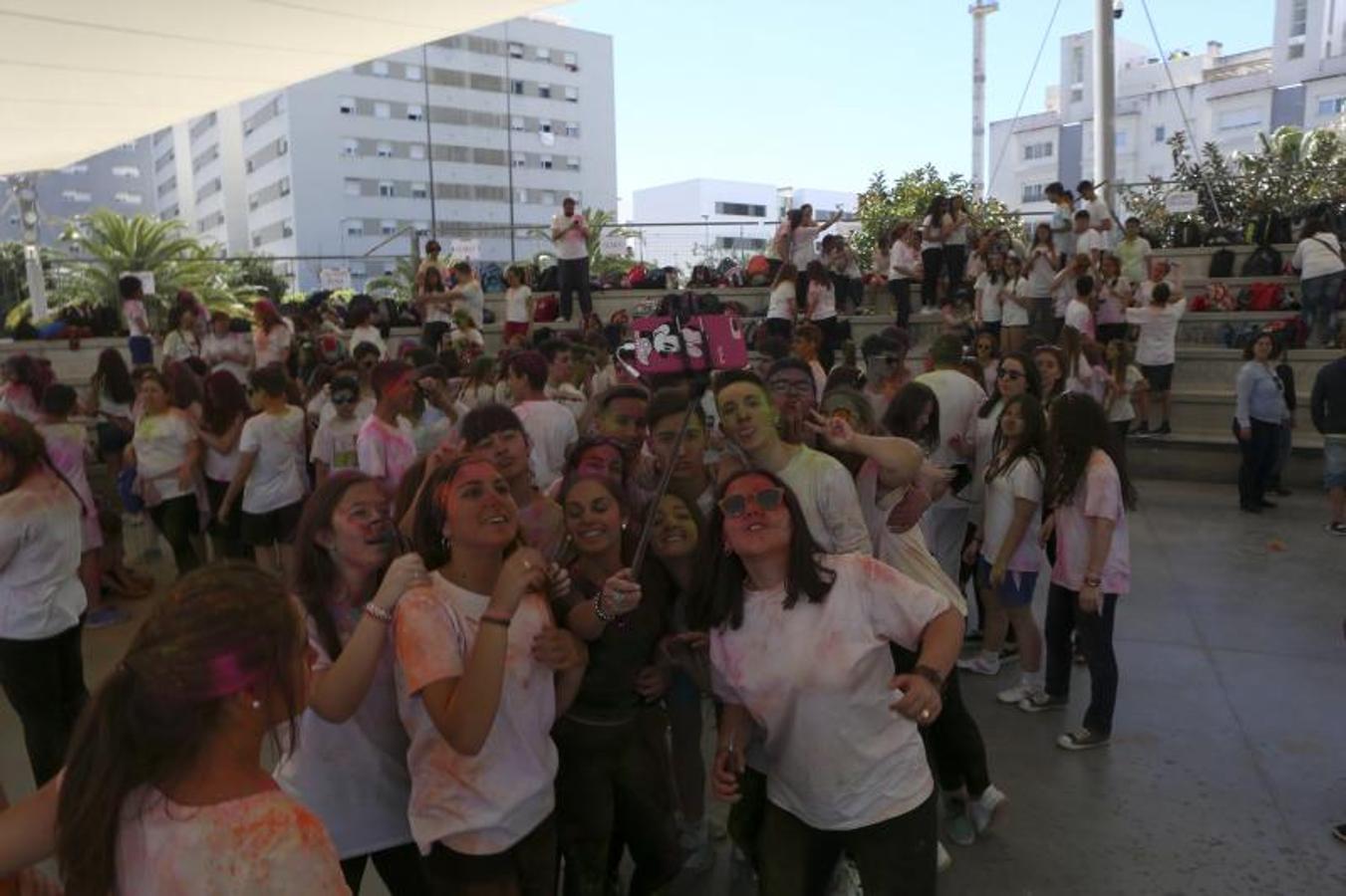 Las mejores imágenes de la carrera de colores (Holi run) de las Escuelas Católicas de Cádiz