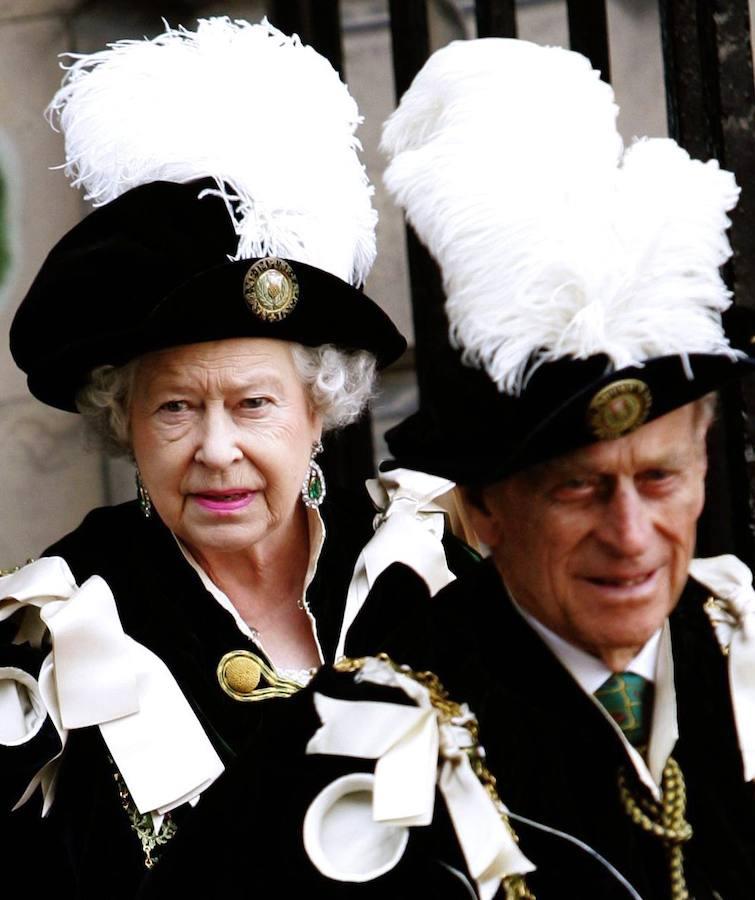 En 2011, Felipe de Edimburgo fue sometido a una angioplastia y al año siguiente sufrió una infección de vejiga. Hace tres años, causó baja once días por una operación en el abdomen y el año pasado anuló a última hora un acto en unas islas de Escocia por «un fuerte catarro». 