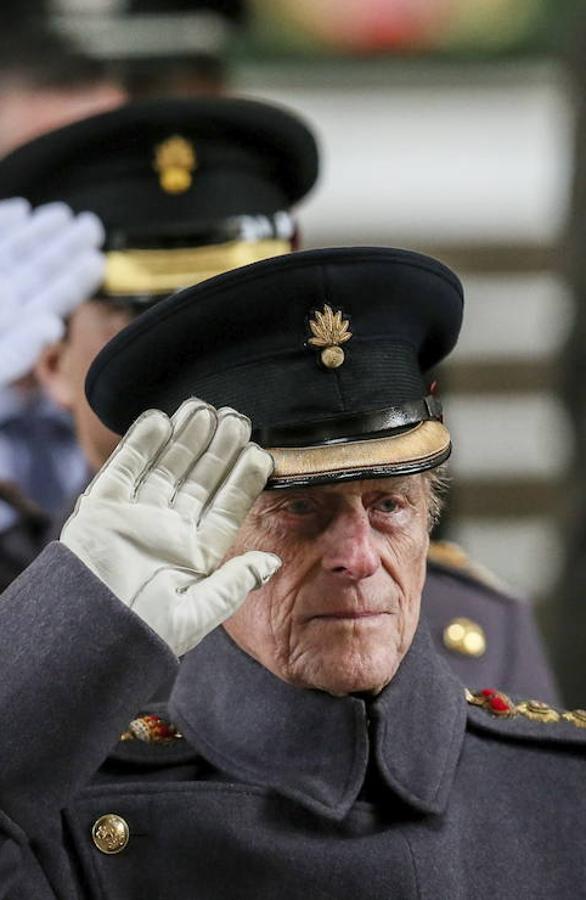 El Duque de Edimburgo ha dado su paso atrás a petición propia y apoyado por la Reina. 