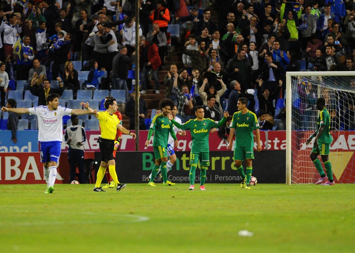 Fotos: Las imágenes del partido Real Zaragoza - Cádiz CF