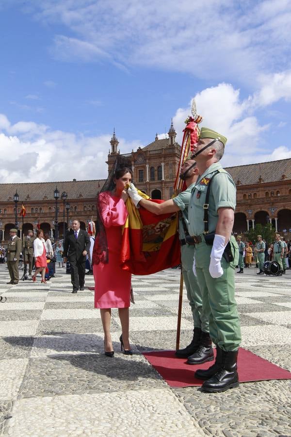 La jura de bandera en la Plaza de España, en imágenes