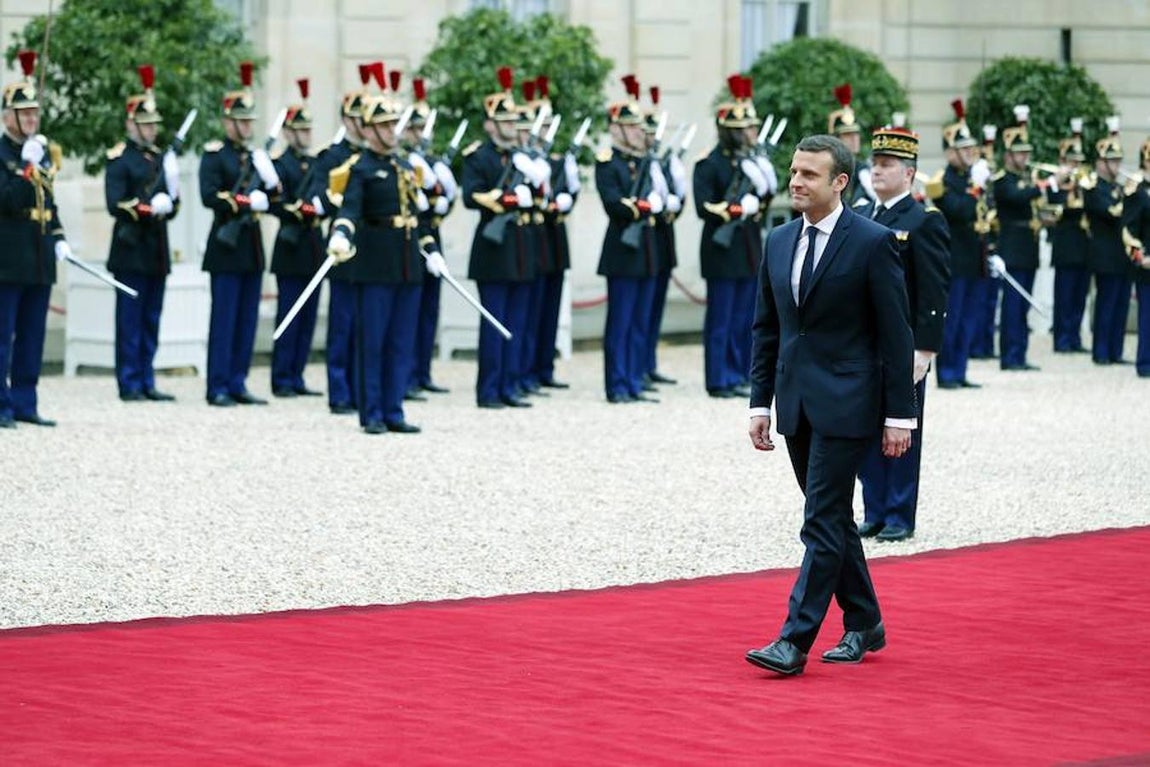 Emmanuel Macron acude a la ceremonia de toma de posesión.. 