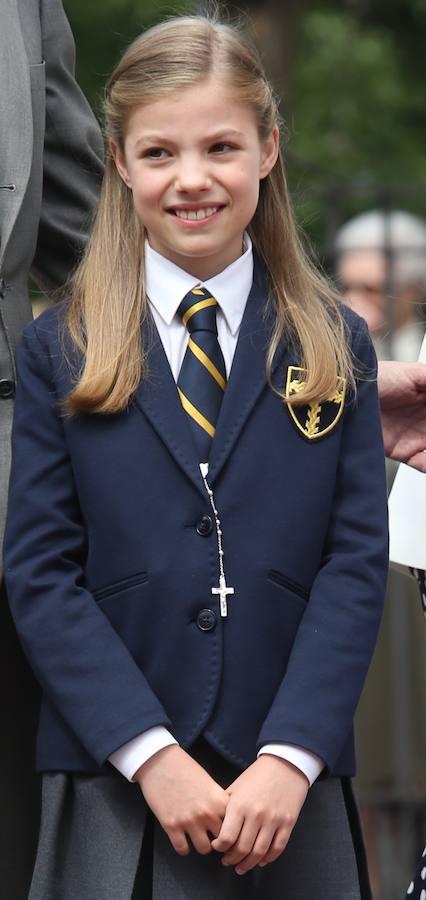 La Infanta Sofía posa en el día de su Primera Comunión. 