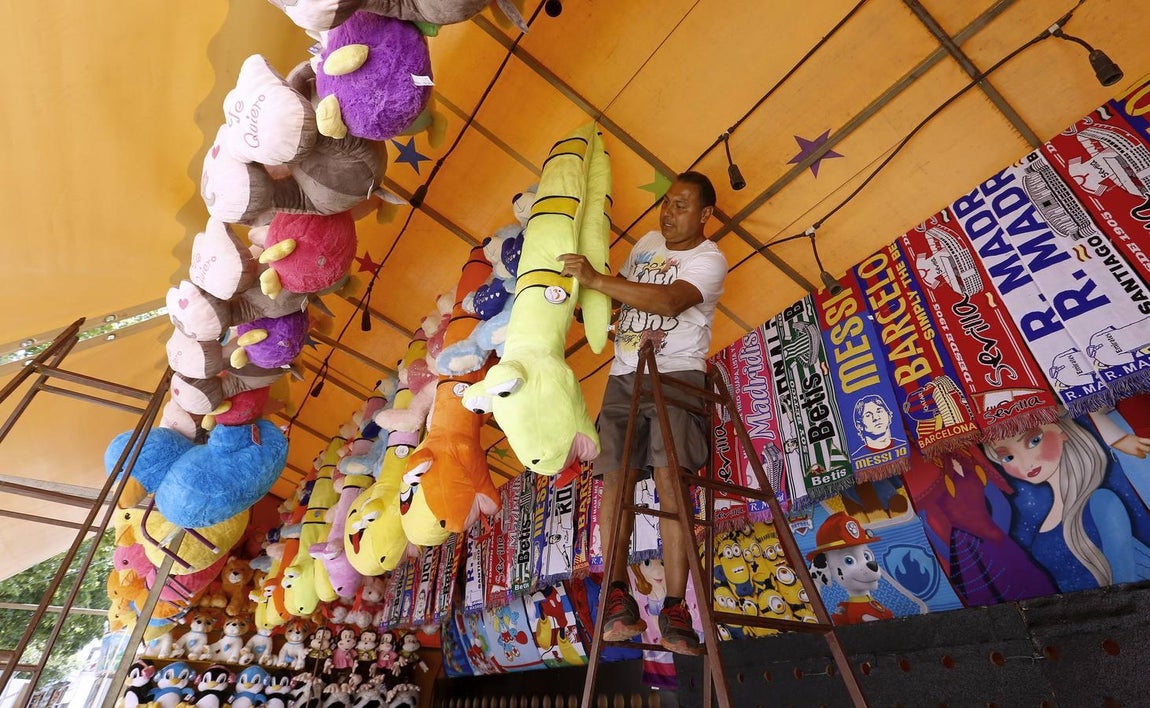 Los últimos preparativos de la Feria de Córdoba 2017, en imágenes