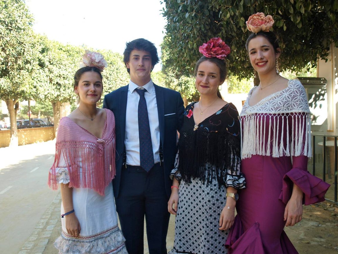 Andrea Subiza, Javier Sagüés, Carlota y Gadea Rodríguez. 