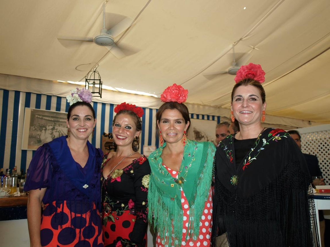 Marien Macías, Vanesa Milinger, Estefanía Gallardo y Silvia Macías. 