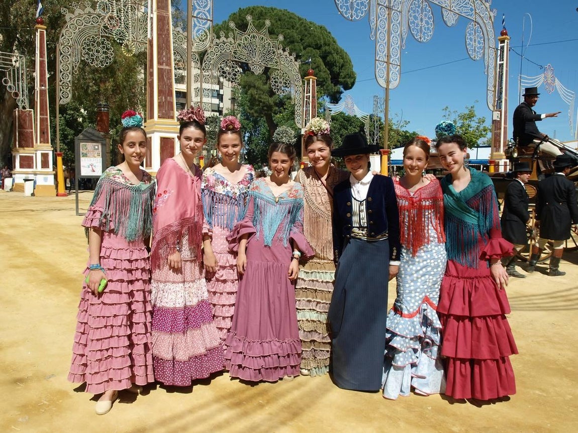 Un grupo de simpáticas niñas jerezanas ayer en la feria