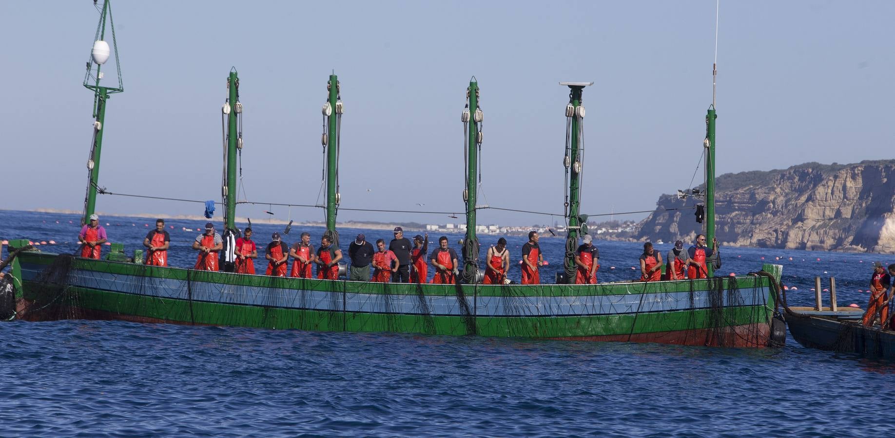 FOTOS: Espectacular levantá en la almadraba de Barbate