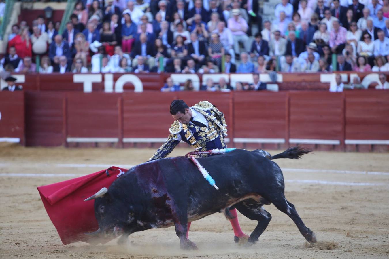 La terna de Manzanares, Padilla y Morante sale a hombros en la Feria