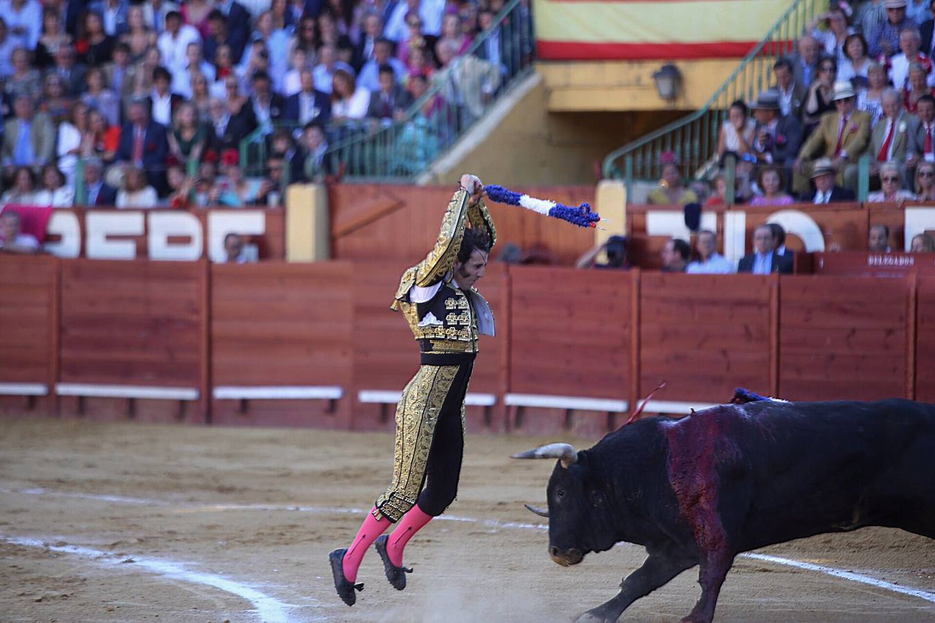 La terna de Manzanares, Padilla y Morante sale a hombros en la Feria