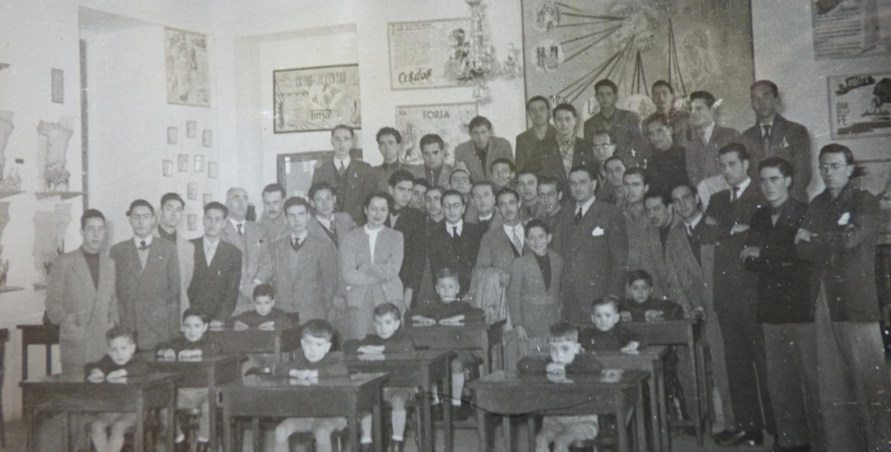 Alumnos de Magisterio en la Graduada San Servando, hacia 1951. FOTO Archivo particular FMS. 