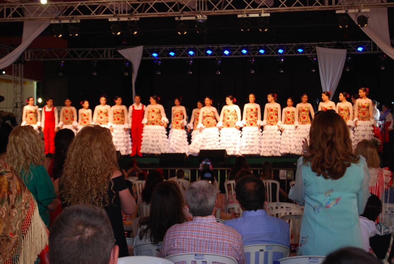 Sábado de volantes y mucho calor en la Feria de Dos Hermanas