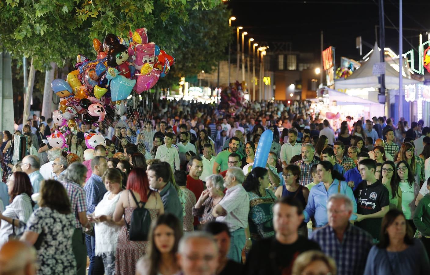 El alumbrado y la primera noche de Feria, en imágenes