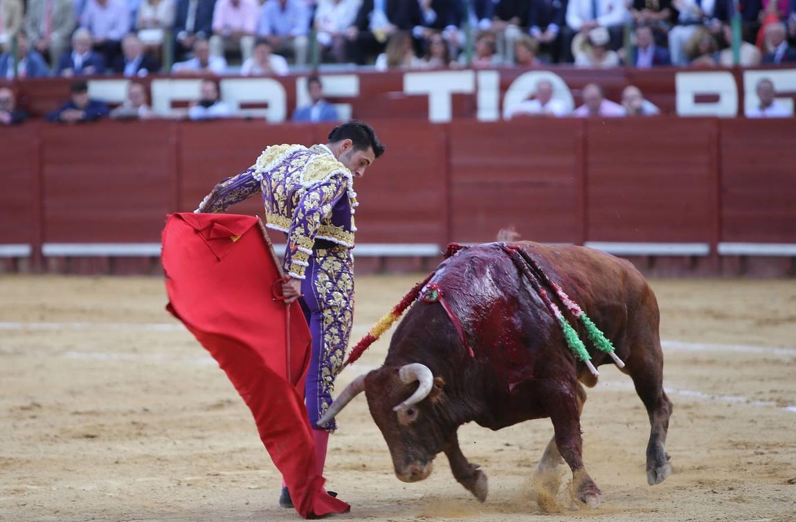 Talavante y Roca Rey salen a hombros en el broche taurino de la Feria de Jerez