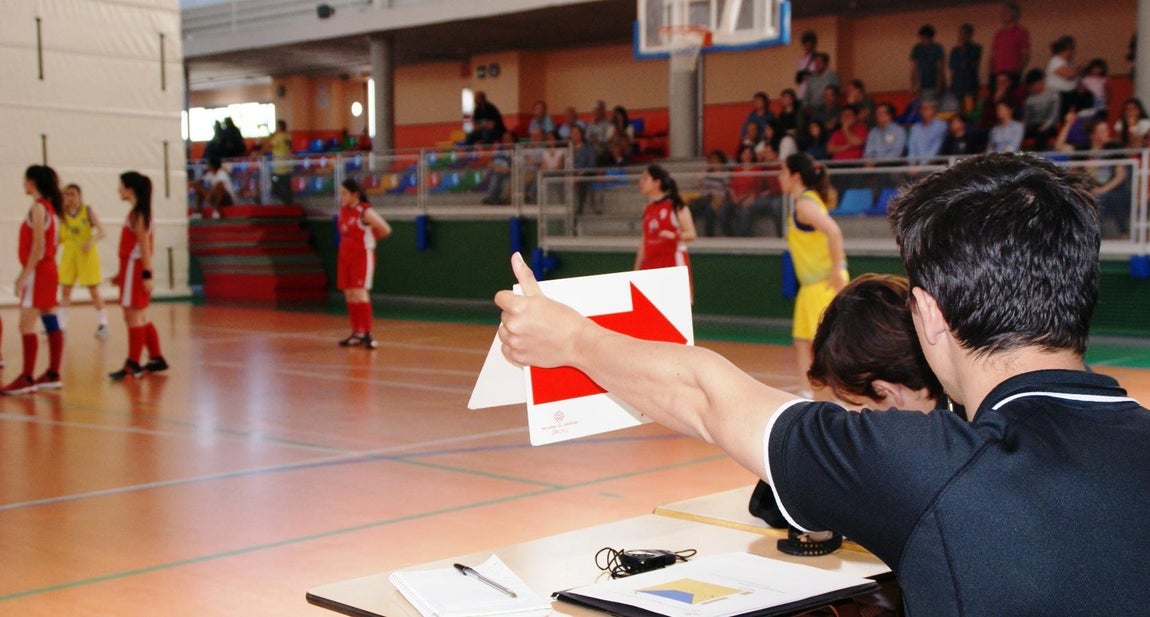 En imágenes: Los dos últimos partidos de la liga de baloncesto; Mater vs BVM Irlandesas y Calasancio vs Nuestra Señora de las Maravillas