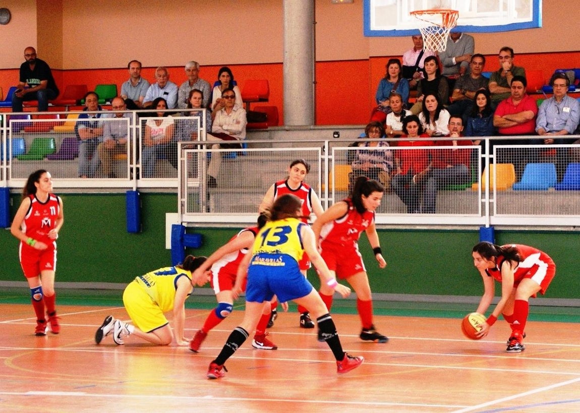 En imágenes: Los dos últimos partidos de la liga de baloncesto; Mater vs BVM Irlandesas y Calasancio vs Nuestra Señora de las Maravillas