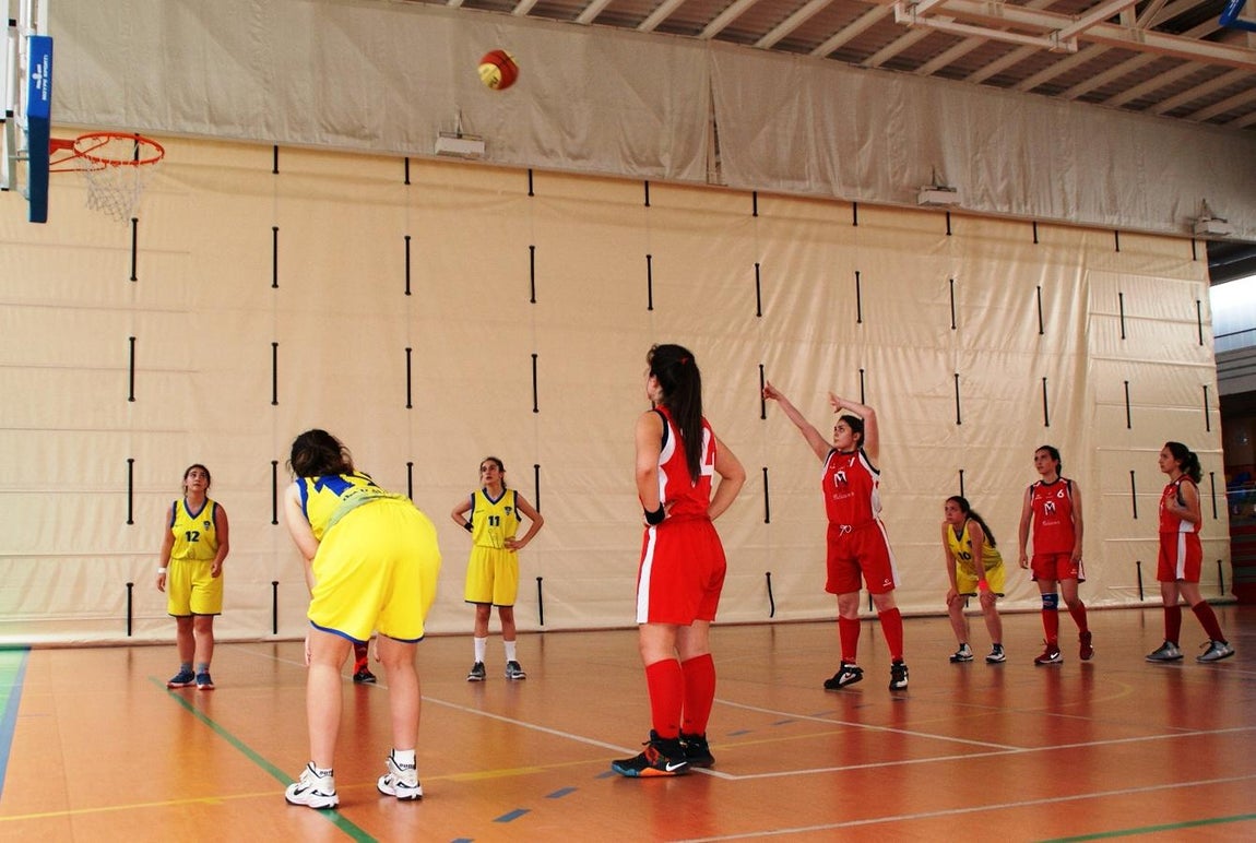 En imágenes: Los dos últimos partidos de la liga de baloncesto; Mater vs BVM Irlandesas y Calasancio vs Nuestra Señora de las Maravillas