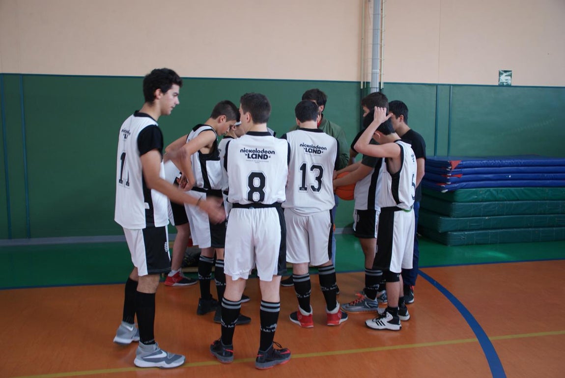 En imágenes: Los dos últimos partidos de la liga de baloncesto; Claret A vs El Prado y Safa vs Santa María del Yermo